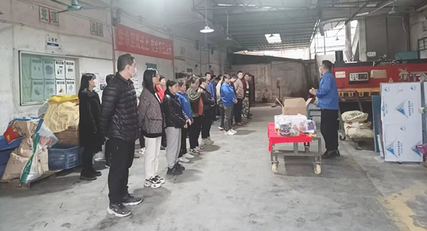 用心去孝敬，用愛去感恩--孝心無疆，愛滿廣有|廣有五金&東莞合頁